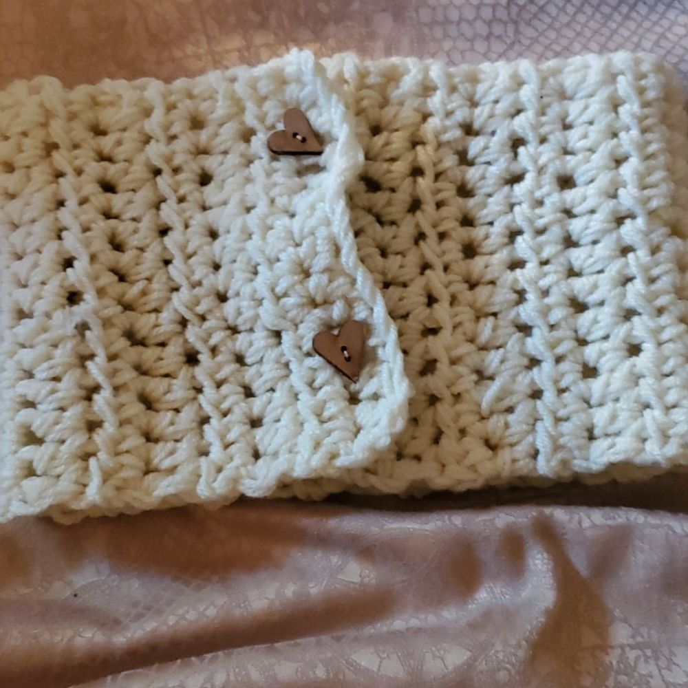 Handmade Crochet Scarf Worh Wooden Heart Detail